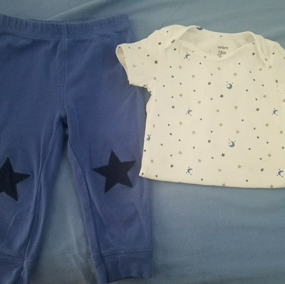 18 month Carter's nwot 2 Piece Set